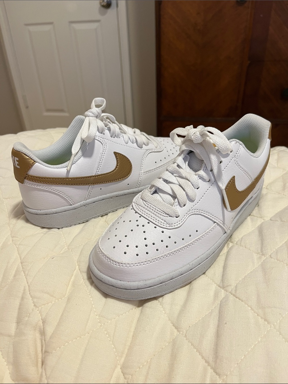 Nike Court Vision Low - white/gold 7 - Picture 1 of 7